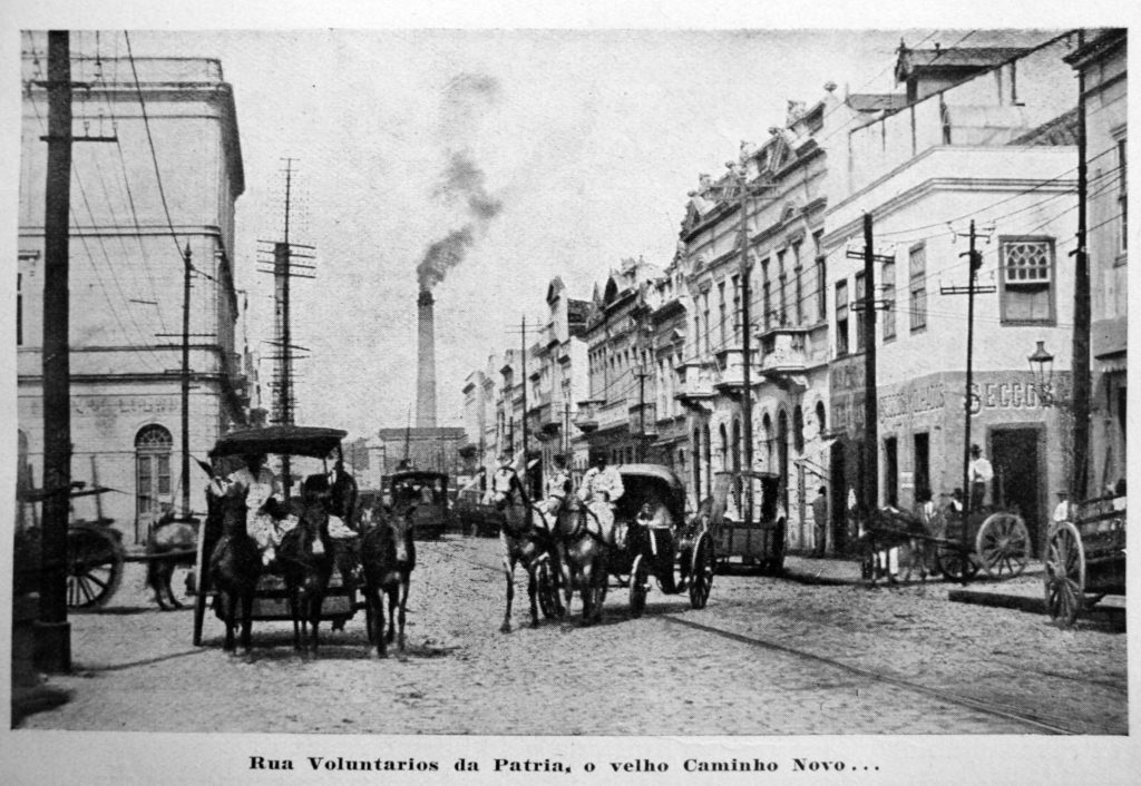 "Rua Voluntários da Pátria, o velho Caminho Novo...". Revista "A Máscara", Número Comemorativo ao Centenário da Independência, 1922. 